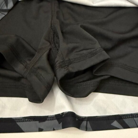 18 Birdies Theresa Skort Black & Gray Geometrical Golf Tennis Size L - Picture 3 of 7